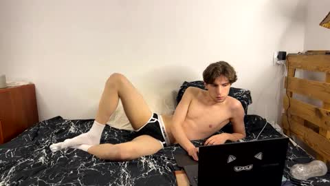 troy_lucero online show from February 16, 7:01 pm