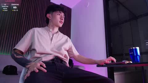 Troy online show from November 14, 7:49 pm