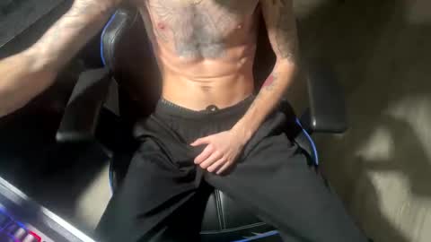 Leo online show from February 6, 11:40 pm