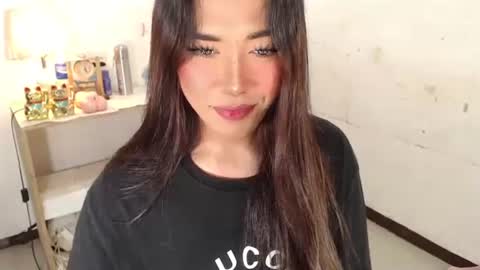 The Girl Named Romantika  online show from October 28, 3:18 am