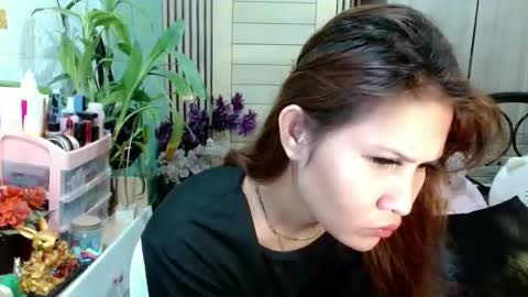 SHENA  online show from December 1, 2:59 pm