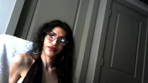 Steffany VonRoe online show from March 10, 4:55 pm