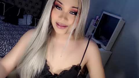 jayvie online show from September 20, 3:31 am