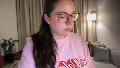 Ariana online show from July 5, 8:27 pm