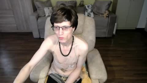 Clementine online show from May 5, 9:04 am