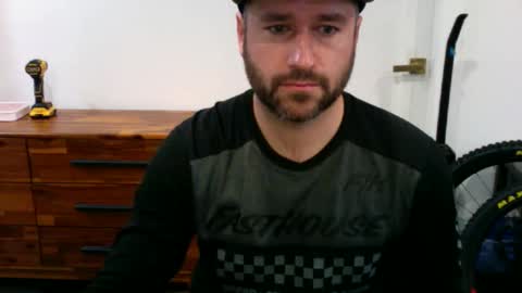 twattickler96 online show from November 12, 5:48 pm