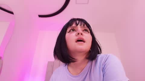 Twiggy online show from July 28, 3:59 am