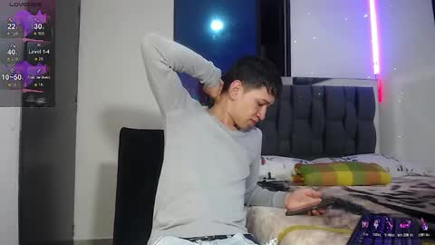 Snapshot of twink_daren chatting on February 27, 5:37 pm Mr Daren online show from February 27, 5:37 pm
