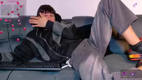 Snapshot of twink_daren chatting on October 8, 5:41 pm Mr Daren online show from October 8, 5:41 pm