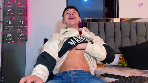 Snapshot of twink_daren chatting on September 15, 7:04 pm Mr Daren online show from September 15, 7:04 pm