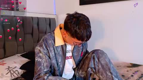 Snapshot of twink_daren chatting on September 19, 7:28 pm Mr Daren online show from September 19, 7:28 pm