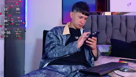 Snapshot of twink_daren chatting on September 8, 4:39 pm Mr Daren online show from September 8, 4:39 pm