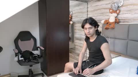 twinslovers_ online show from June 9, 4:23 am