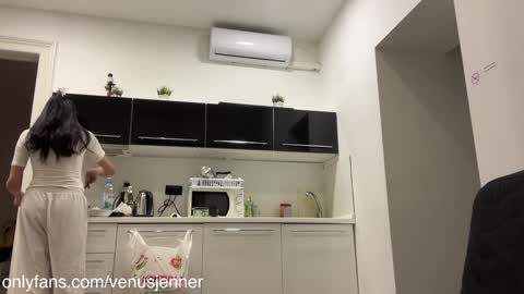 REIGNEASIA online show from January 10, 8:58 pm