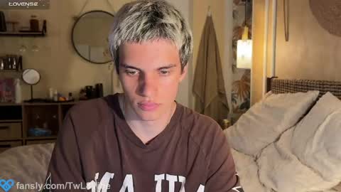 Molly and Nick online show from April 20, 8:23 pm