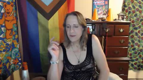 twocumkerry online show from April 18, 6:04 am