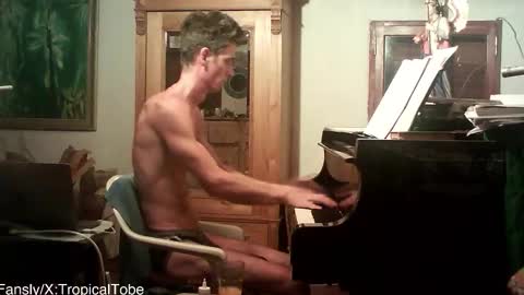 TobeBritta online show from February 10, 11:19 pm