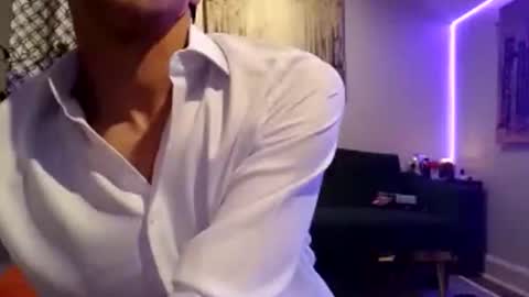 twoguys1wifi online show from February 4, 1:31 am