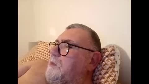 twohats2810 online show from December 5, 7:00 pm