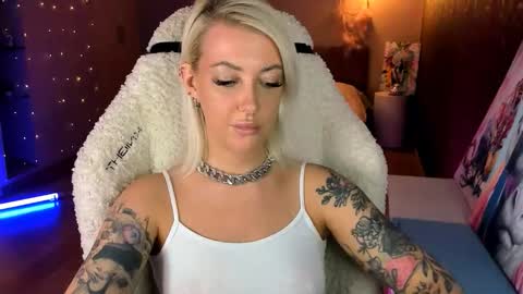 Miley online show from February 21, 12:08 pm