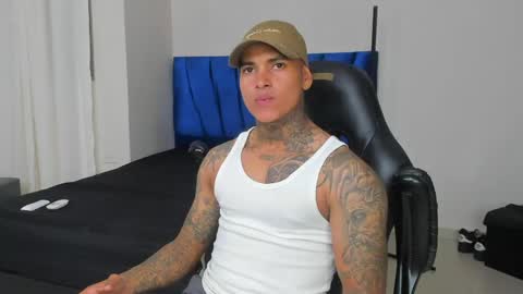 tyler_bell_ online show from March 19, 3:23 am