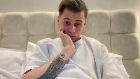 Snapshot of tyler_garrner chatting on September 20, 6:44 pm tyler_garrner online show from September 20, 6:44 pm