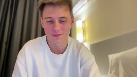 Snapshot of tyler_garrner chatting on October 5, 5:42 pm tyler_garrner online show from October 5, 5:42 pm