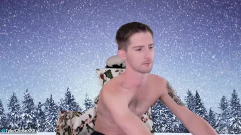 Snapshot of tylerchasexxx chatting on December 23, 10:33 pm Tyler Chase online show from December 23, 10:33 pm