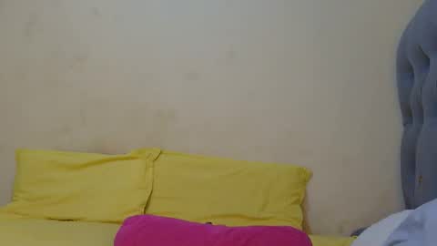 tynniee online show from February 16, 12:20 am