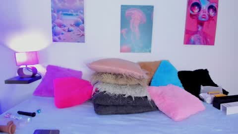 tyra   online show from November 18, 3:09 am