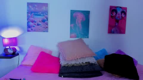 tyra   online show from November 14, 3:31 am