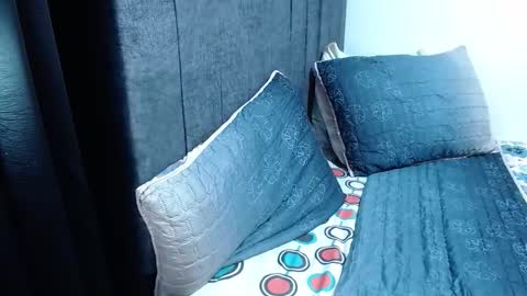 tyra_stone1 online show from December 13, 9:10 pm