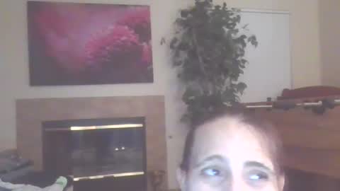 Snapshot of uandme_baby chatting on March 6, 8:09 am Azelia B online show from March 6, 8:09 am