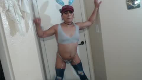 Snapshot of uandme_baby chatting on October 31, 5:13 pm Azelia B online show from October 31, 5:13 pm