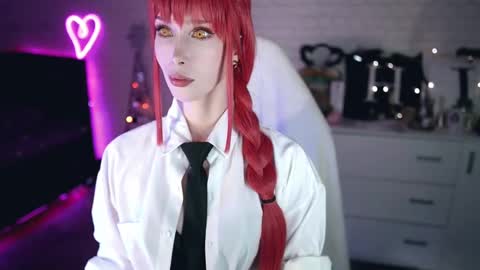 Snapshot of uindi chatting on February 9, 5:22 pm Izzy    online show from February 9, 5:22 pm