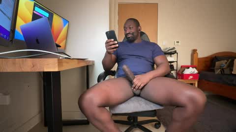 UKchocolate- FREE OFlinks in bio - online show from April 25, 9:55 am