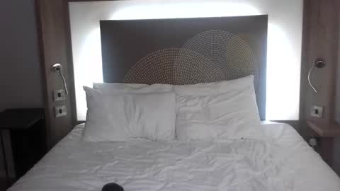 Snapshot of ukfitboy81 chatting on November 1, 2:23 am ukfitboy81 online show from November 1, 2:23 am