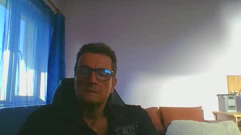 Snapshot of ulmeni4 chatting on October 16, 2:06 pm ulmeni4 online show from October 16, 2:06 pm
