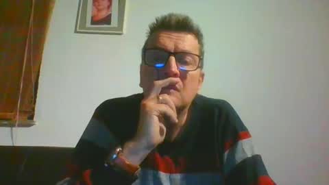 Snapshot of ulmeni4 chatting on January 3, 3:55 pm ulmeni4 online show from January 3, 3:55 pm
