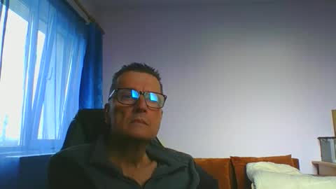 ulmeni7 online show from December 5, 12:36 pm