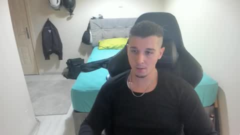 Snapshot of ulxer chatting on October 11, 9:18 pm hi im mike tyson - online show from October 11, 9:18 pm