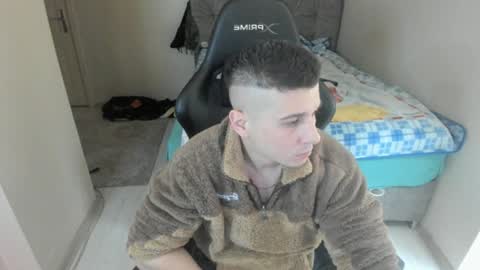 Snapshot of ulxer chatting on January 3, 4:33 am hi im mike tyson - online show from January 3, 4:33 am