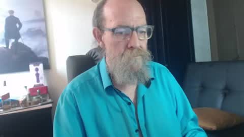 Uncle Hottie online show from July 16, 5:49 pm
