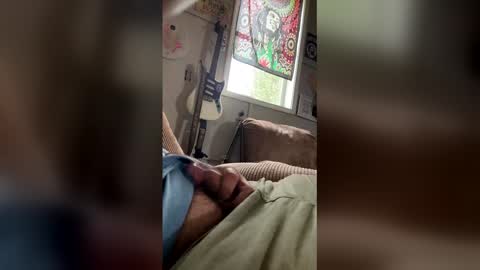 uncuttruss online show from April 2, 7:43 pm