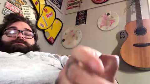 uncuttruss online show from November 21, 7:56 pm