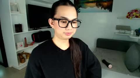 Lily online show from November 4, 9:05 pm