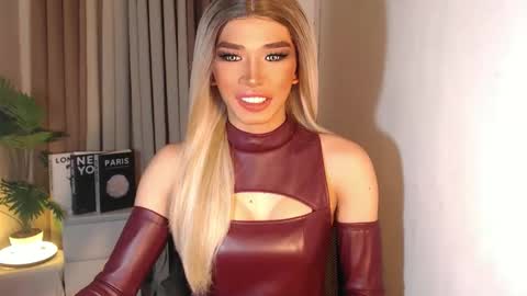 Miss Andrea online show from October 10, 8:35 pm