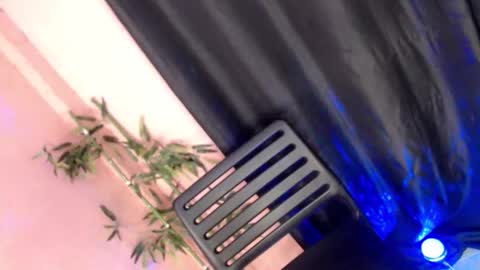 unknown_trans18 online show from April 21, 11:50 am