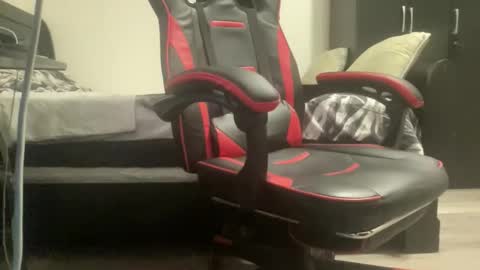 unlobitooenwallstreet online show from April 3, 12:50 am