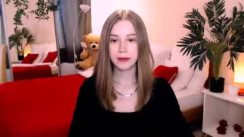 unreal_lady online show from July 2, 1:27 pm